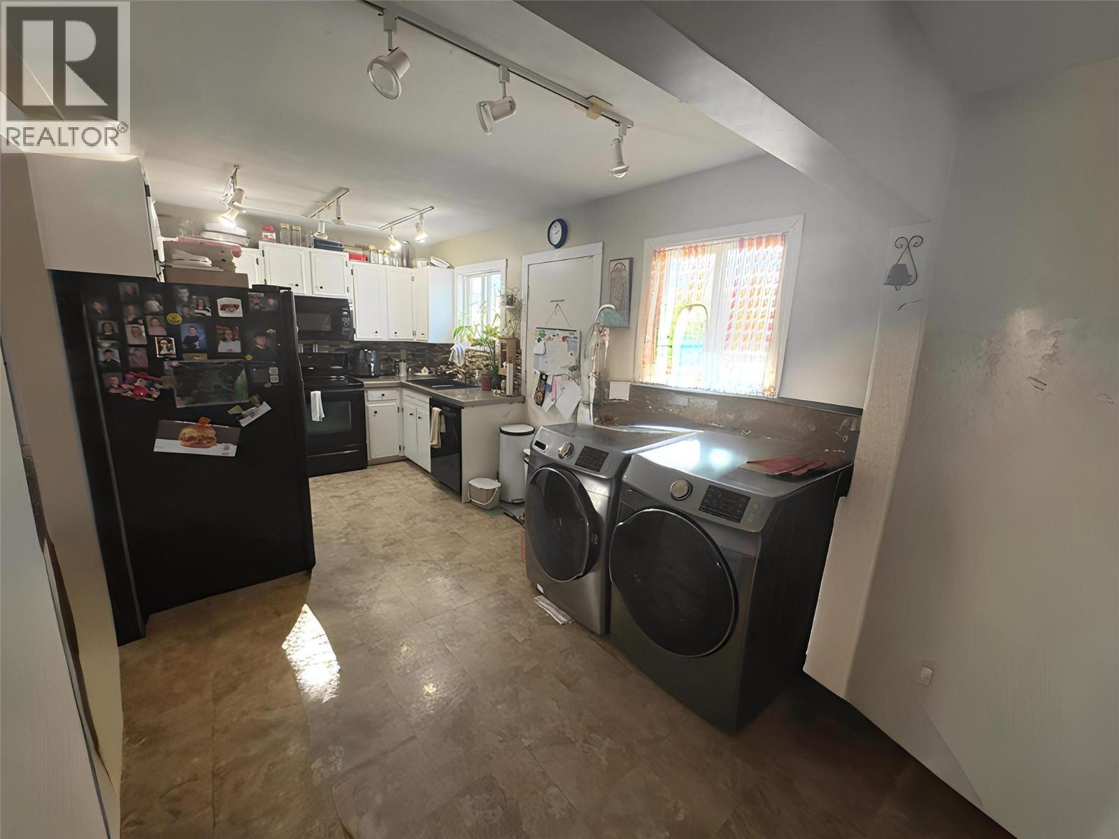 2270 Greenfield Avenue, Kamloops, British Columbia  V2B 4P3 - Photo 3 - 10381640