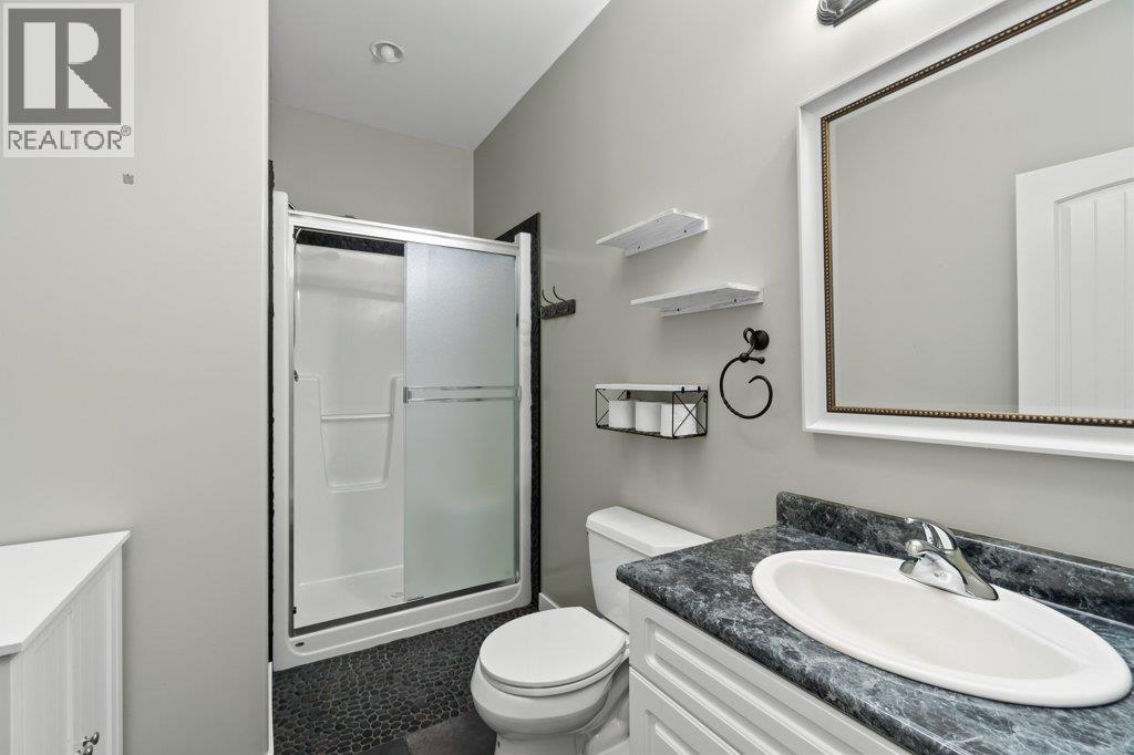 2860 15 Avenue Ne, Salmon Arm, British Columbia  V1E 2B6 - Photo 15 - 10381443