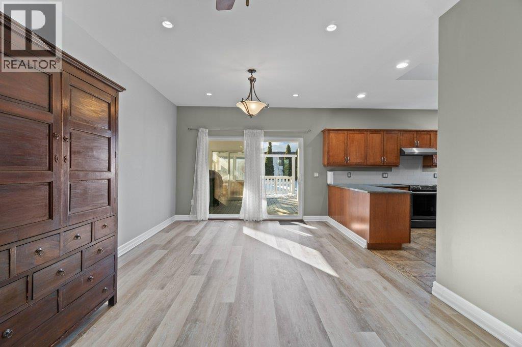 2860 15 Avenue Ne, Salmon Arm, British Columbia  V1E 2B6 - Photo 17 - 10381443