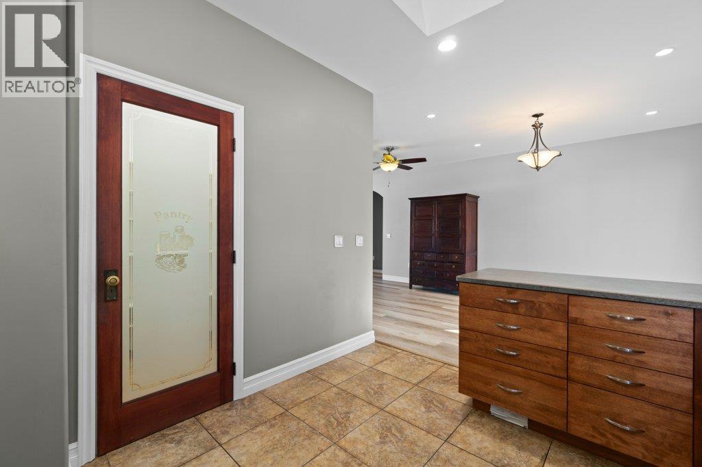 2860 15 Avenue Ne, Salmon Arm, British Columbia  V1E 2B6 - Photo 25 - 10381443