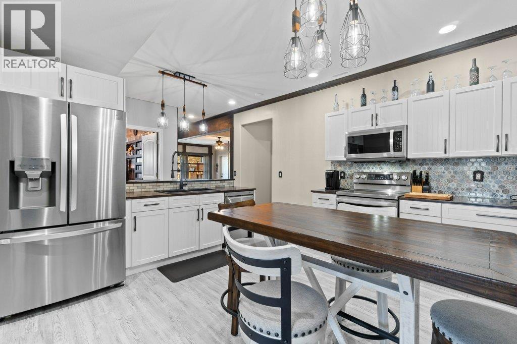 2860 15 Avenue Ne, Salmon Arm, British Columbia  V1E 2B6 - Photo 34 - 10381443