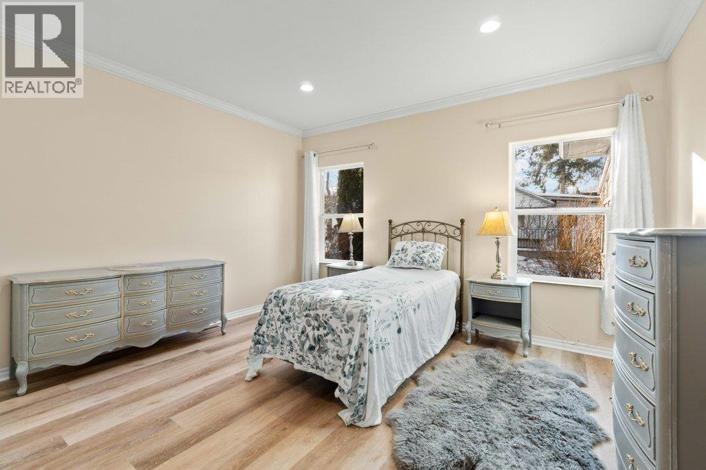 2860 15 Avenue Ne, Salmon Arm, British Columbia  V1E 2B6 - Photo 8 - 10381443