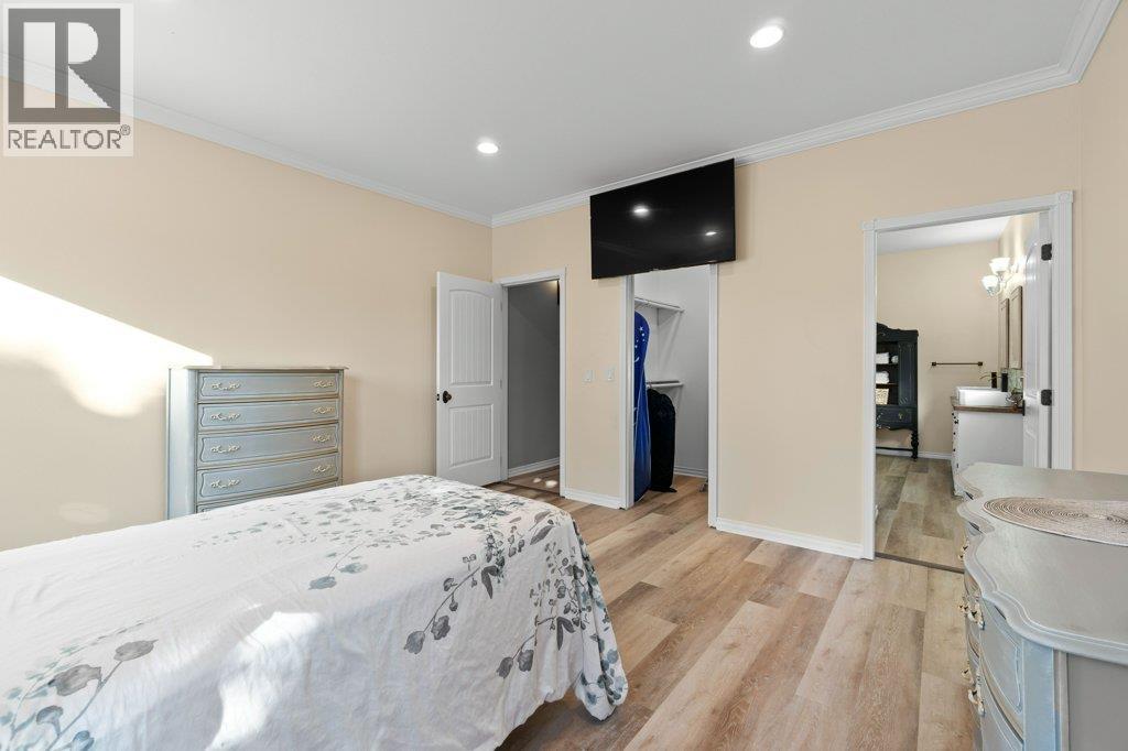 2860 15 Avenue Ne, Salmon Arm, British Columbia  V1E 2B6 - Photo 9 - 10381443