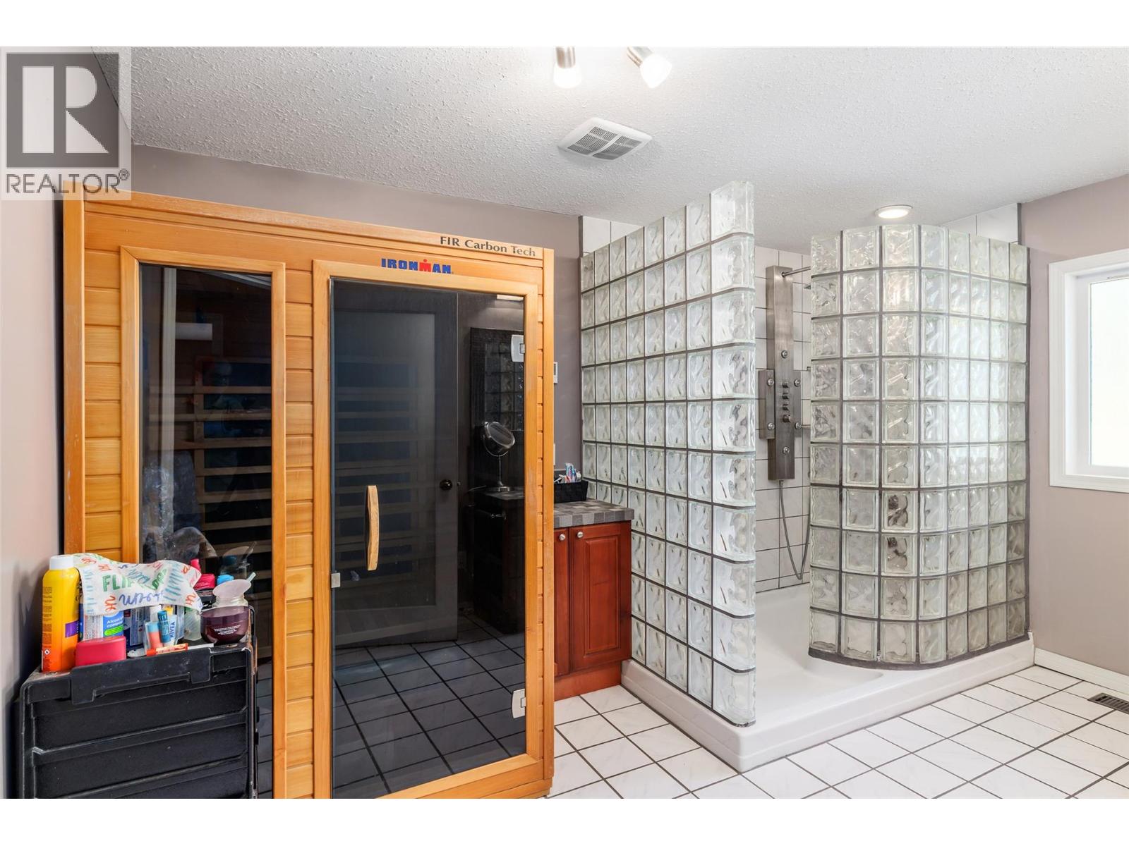 7992 Falcon Ridge Crescent, Kelowna, British Columbia  V1P 1J2 - Photo 10 - 10381130