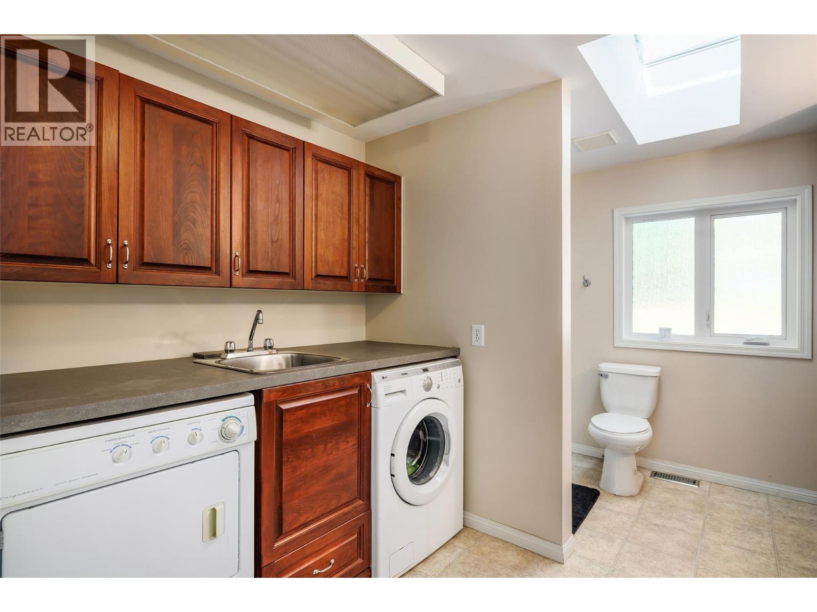 7992 Falcon Ridge Crescent, Kelowna, British Columbia  V1P 1J2 - Photo 16 - 10381130