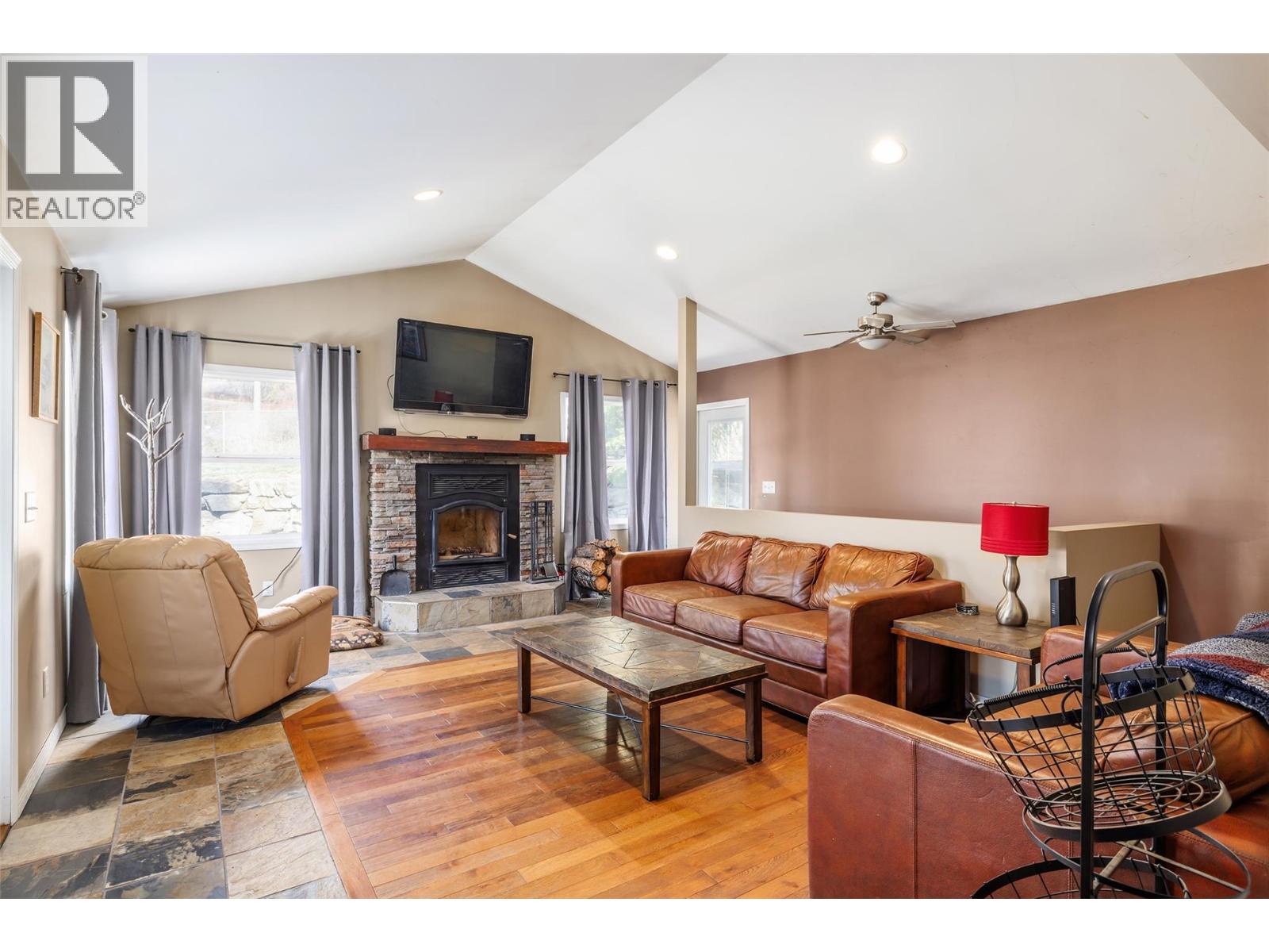 7992 Falcon Ridge Crescent, Kelowna, British Columbia  V1P 1J2 - Photo 2 - 10381130