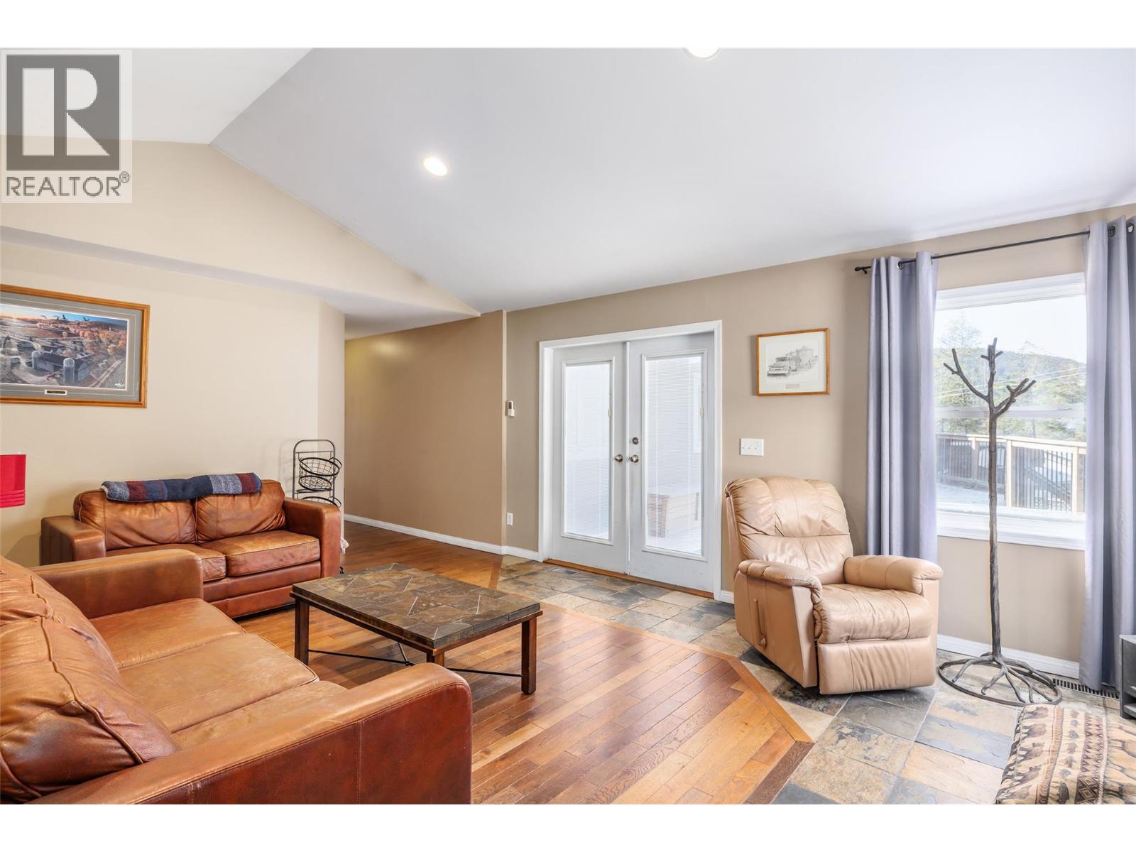 7992 Falcon Ridge Crescent, Kelowna, British Columbia  V1P 1J2 - Photo 3 - 10381130