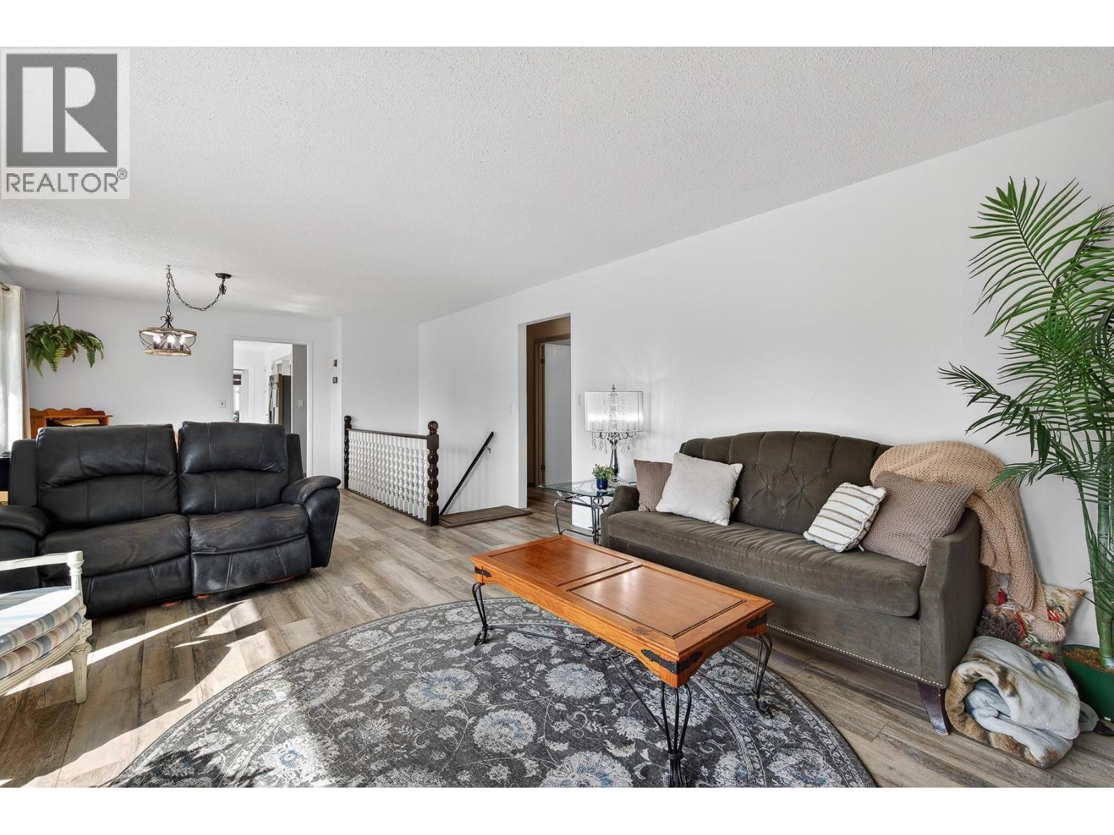 6100 Macdonald Street, Summerland, British Columbia  V0H 1Z1 - Photo 6 - 10380807