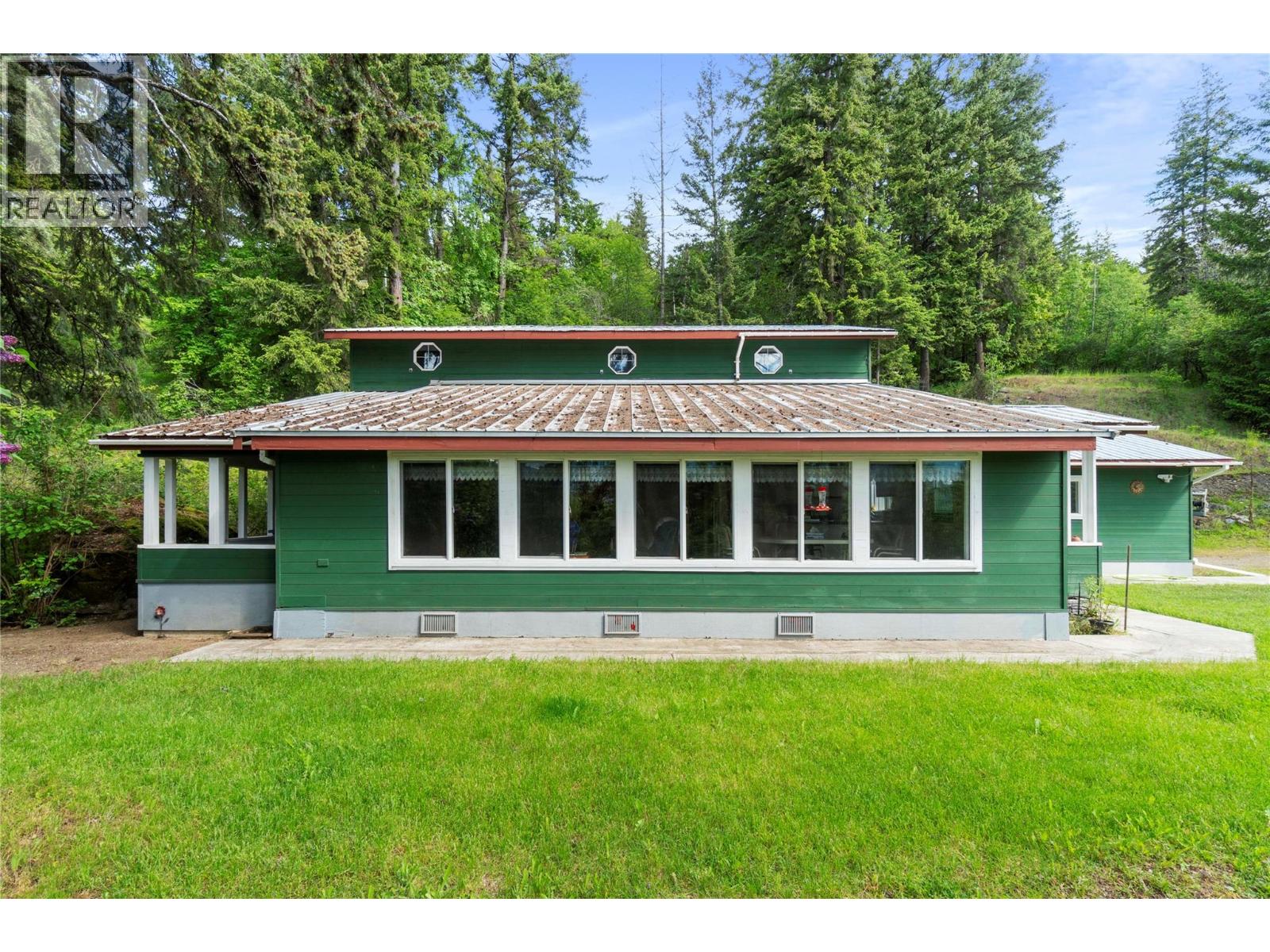 6497 Lindsay Road, Magna Bay, British Columbia  V0E 1M7 - Photo 3 - 10381476