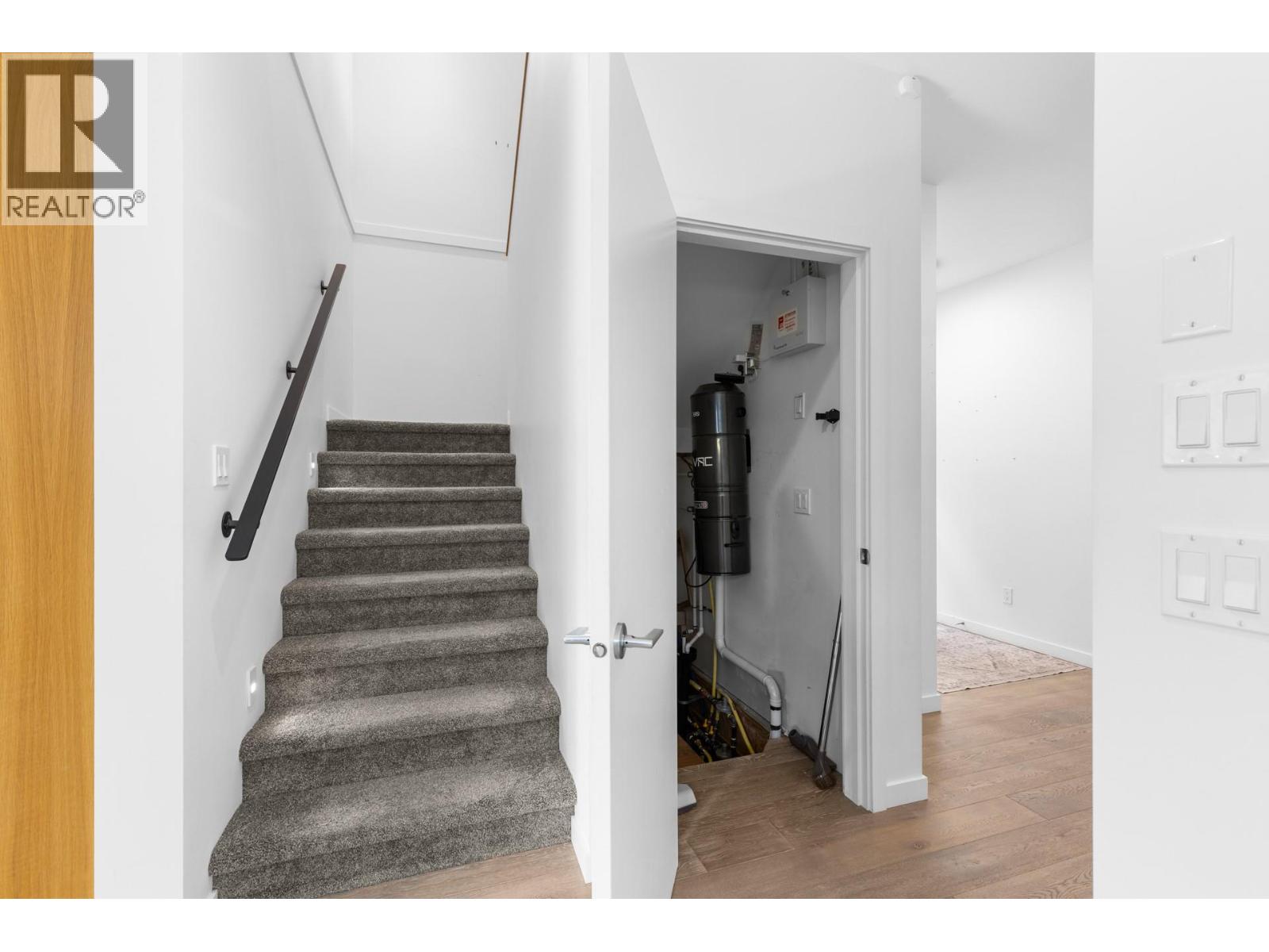 443 Christleton Avenue, Kelowna, British Columbia  V1Y 5H9 - Photo 27 - 10381230