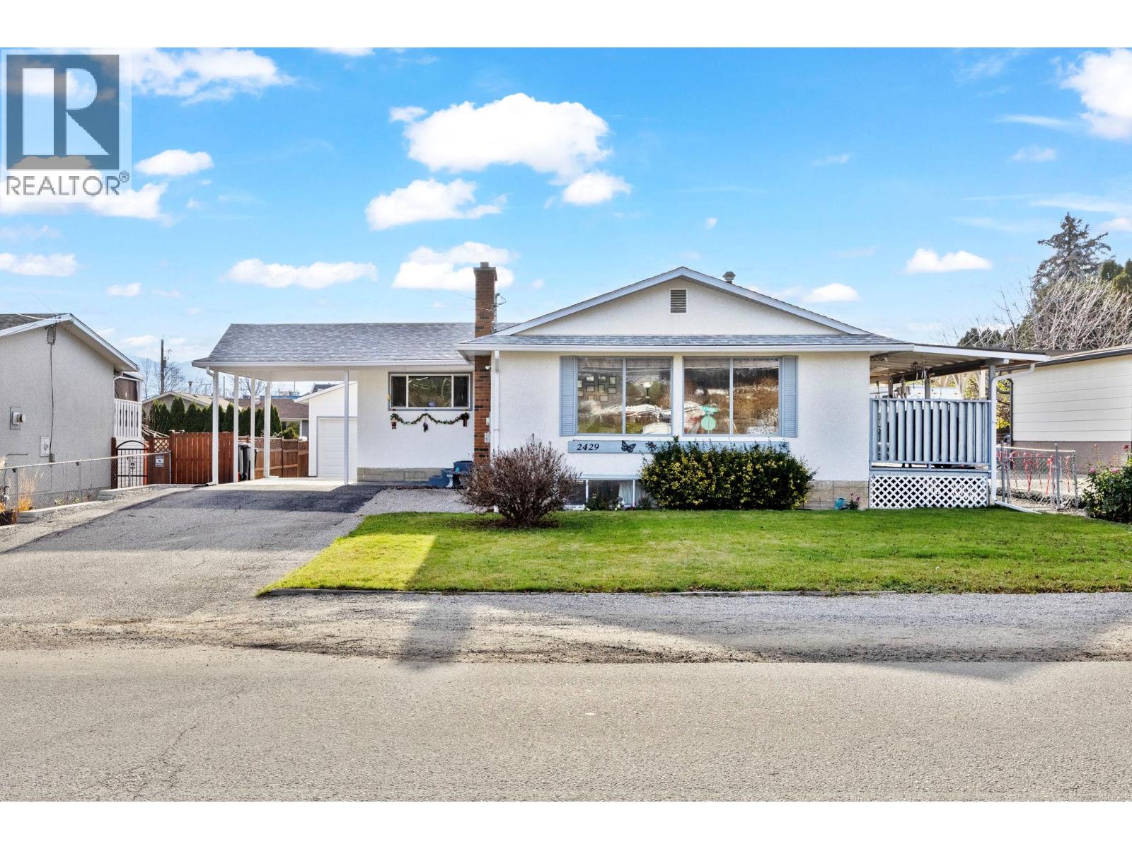 2429 Gosset Road, West Kelowna, British Columbia  V4T 1P4 - Photo 1 - 10380945