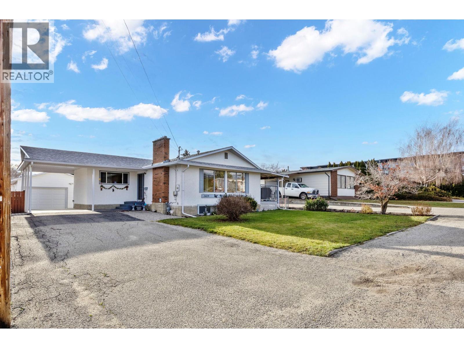 2429 Gosset Road, West Kelowna, British Columbia  V4T 1P4 - Photo 2 - 10380945