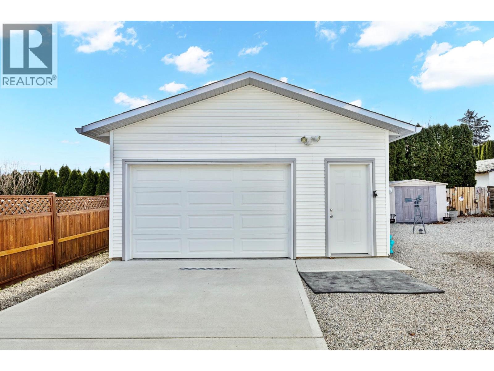 2429 Gosset Road, West Kelowna, British Columbia  V4T 1P4 - Photo 38 - 10380945