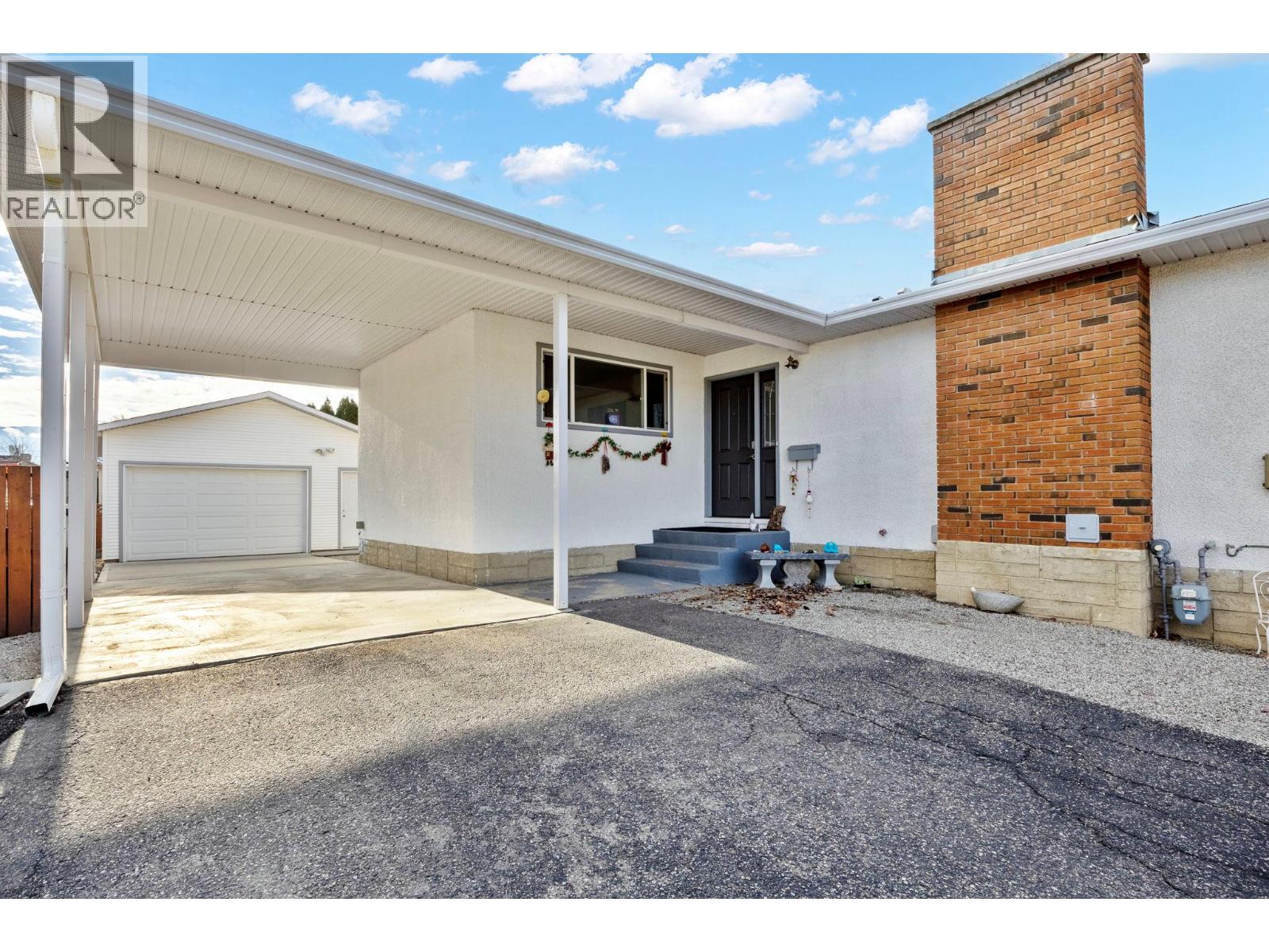 2429 Gosset Road, West Kelowna, British Columbia  V4T 1P4 - Photo 4 - 10380945