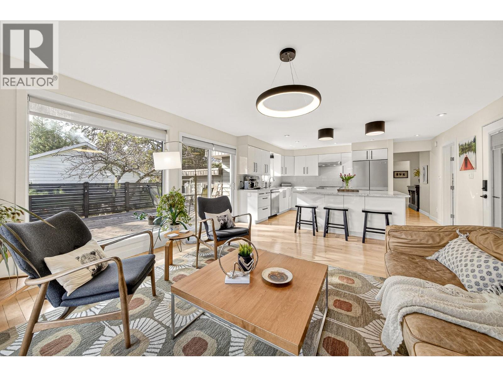 37 Park Crescent, Fernie, British Columbia  V0B 1M3 - Photo 3 - 10380936