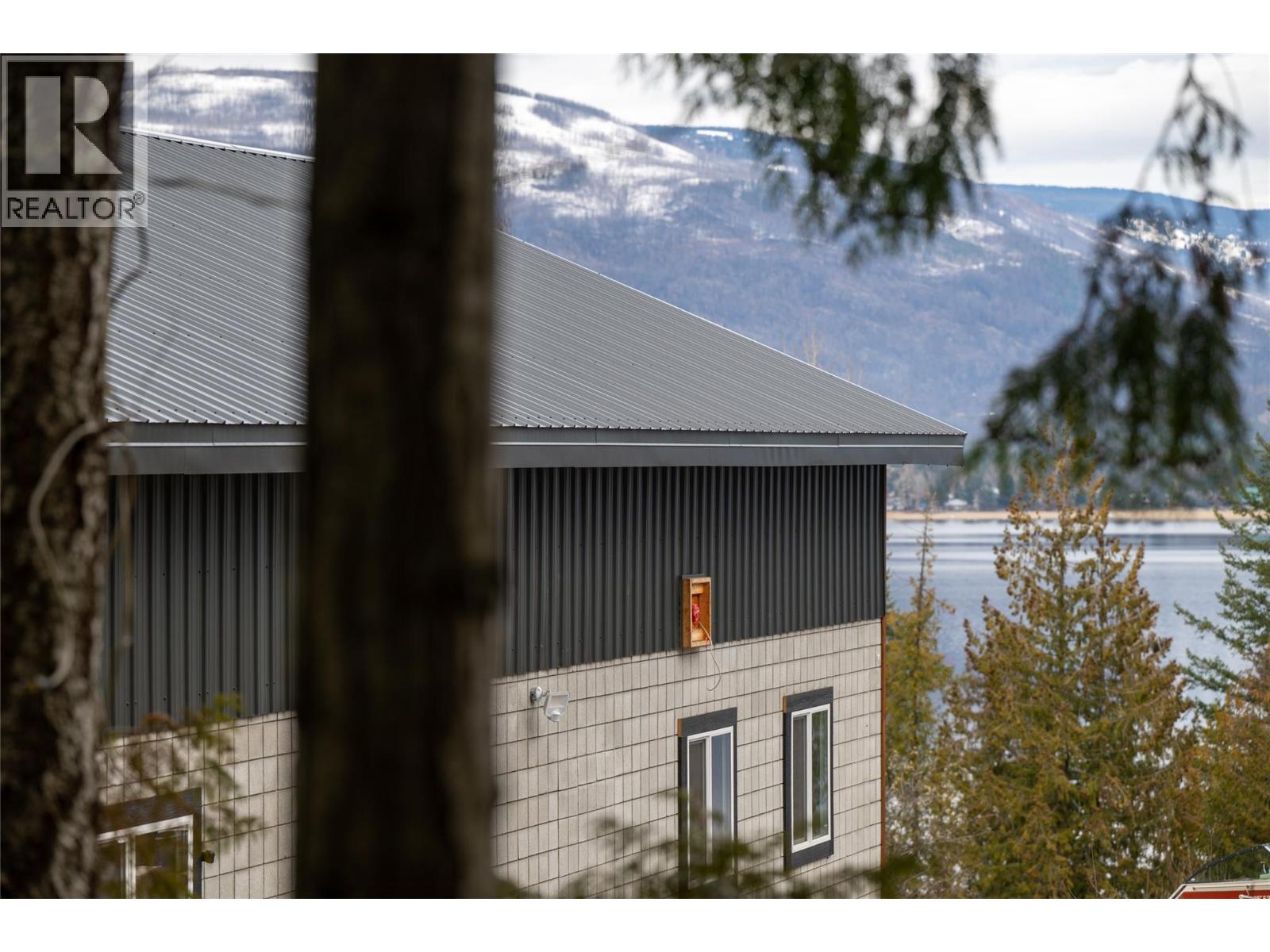 1546 Blind Bay Road, Sorrento, British Columbia  V0E 1H1 - Photo 4 - 10381573