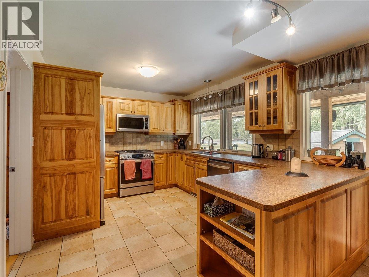 2827 Evin Road, Slocan Park, British Columbia  V0G 2E0 - Photo 26 - 10381350