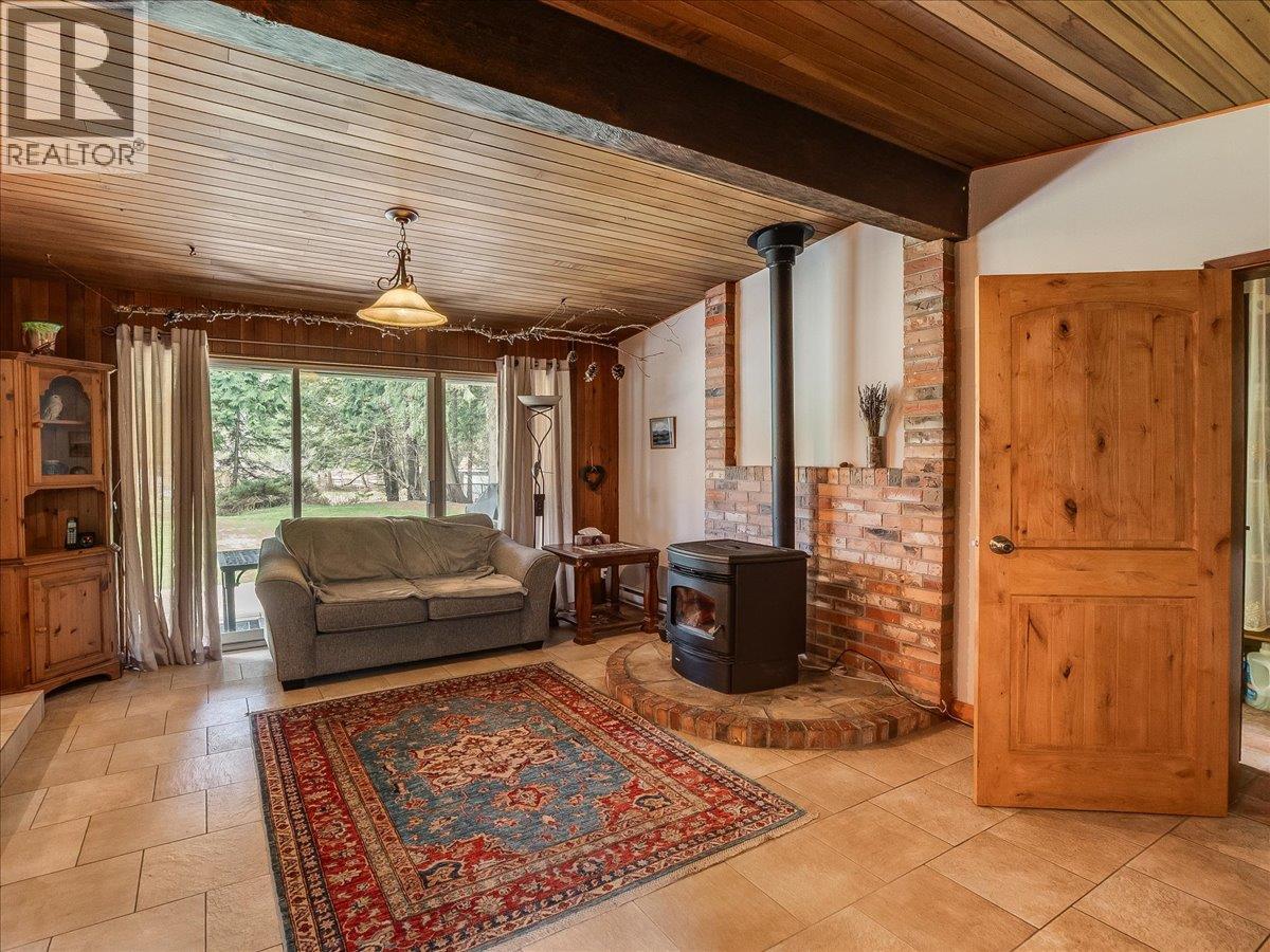 2827 Evin Road, Slocan Park, British Columbia  V0G 2E0 - Photo 34 - 10381350