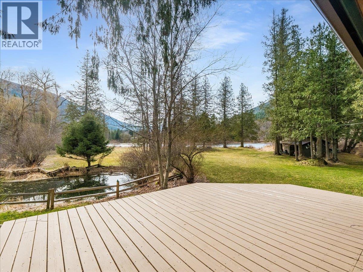 2827 Evin Road, Slocan Park, British Columbia  V0G 2E0 - Photo 5 - 10381350