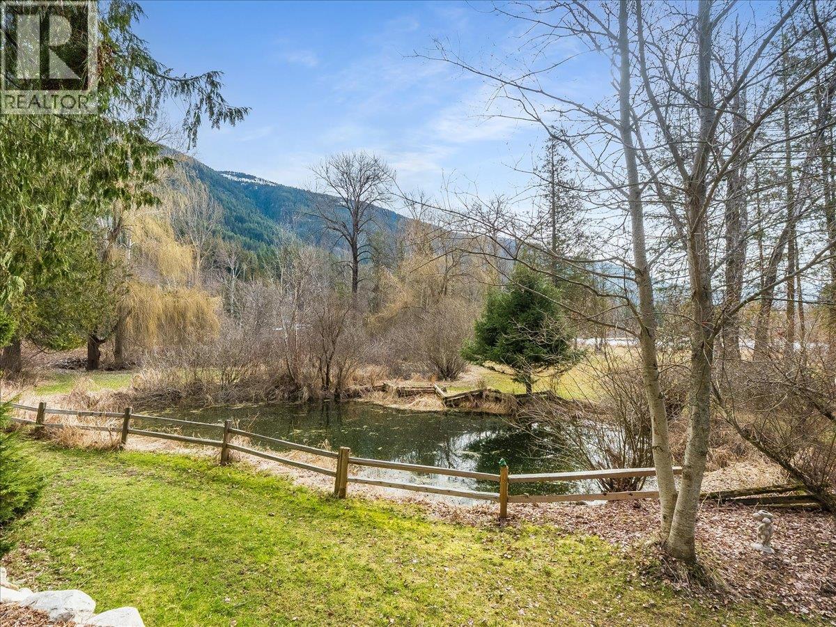 2827 Evin Road, Slocan Park, British Columbia  V0G 2E0 - Photo 6 - 10381350