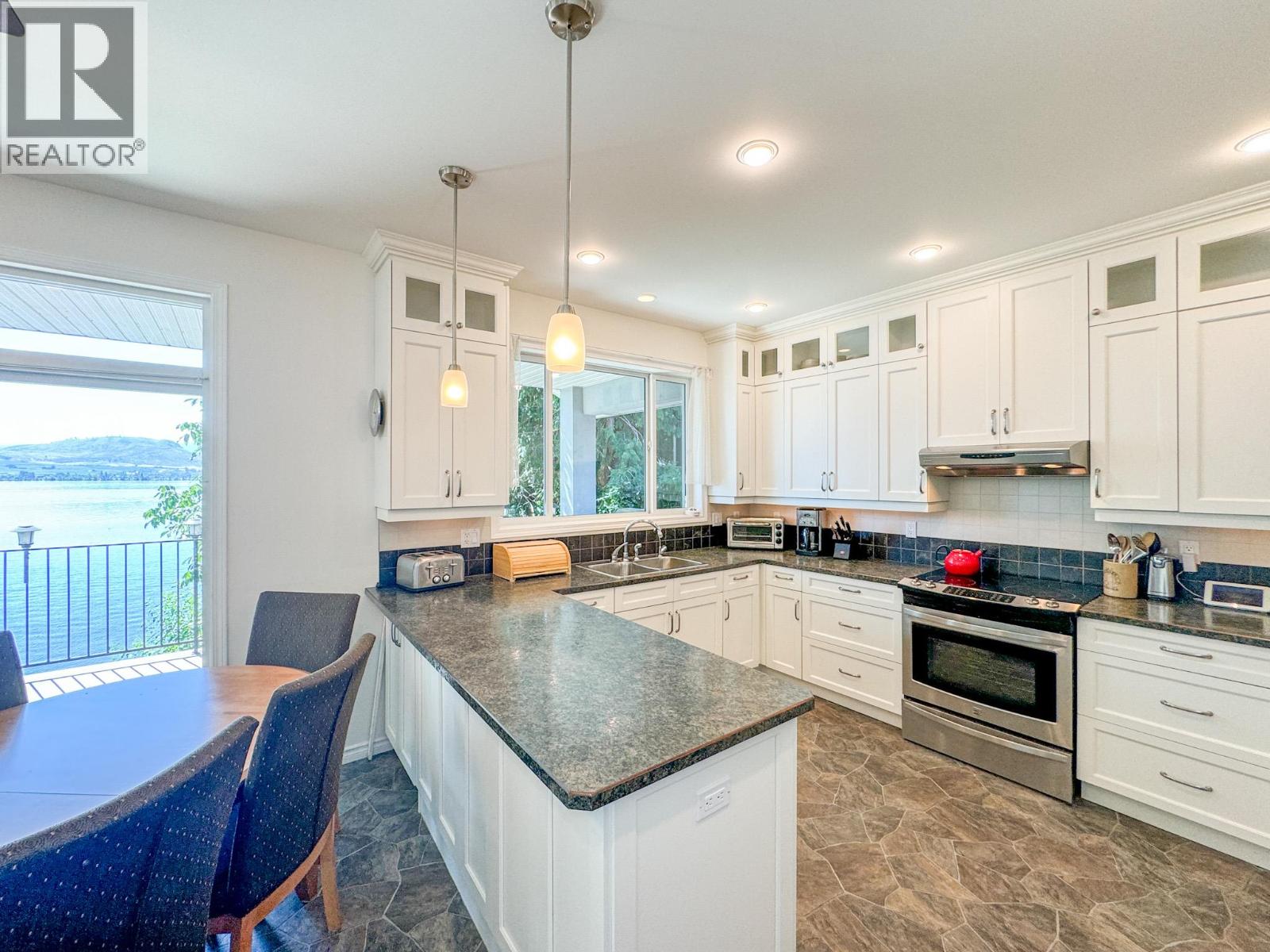 8503 Kingfisher Drive, Osoyoos, British Columbia  V0H 1V1 - Photo 11 - 10381045