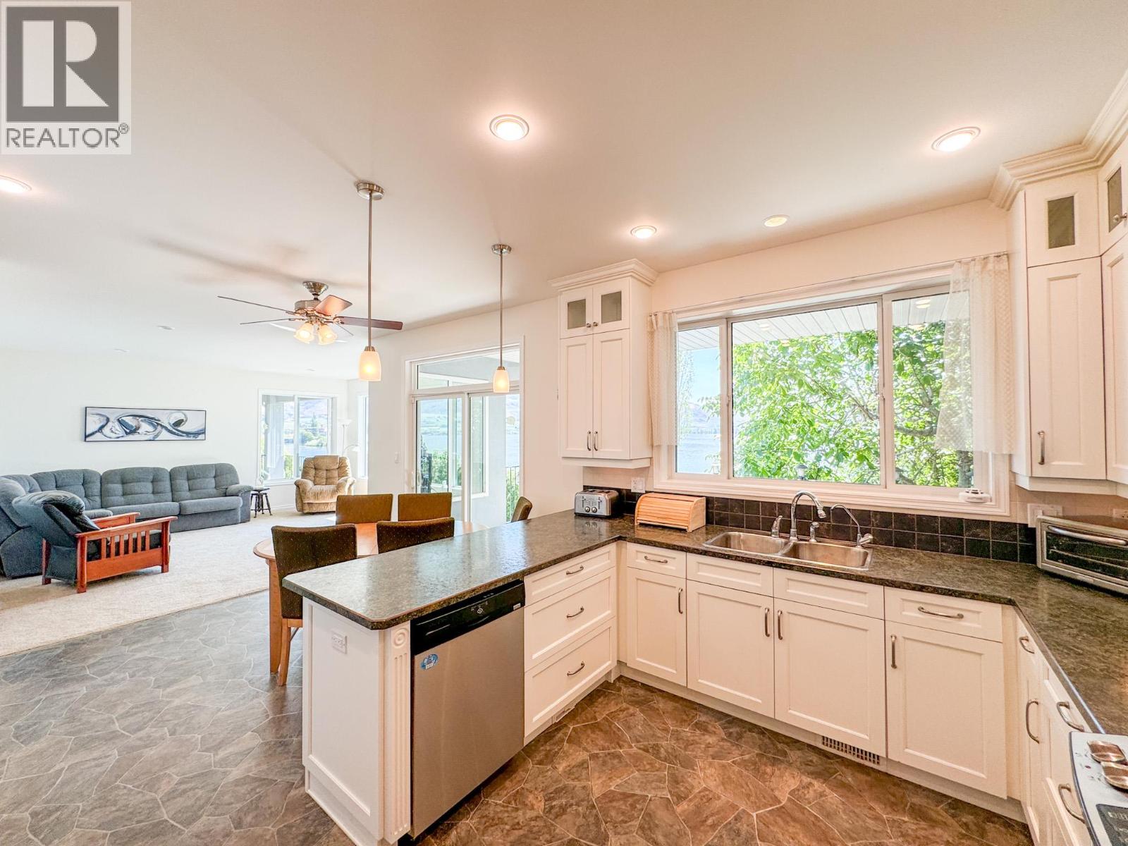 8503 Kingfisher Drive, Osoyoos, British Columbia  V0H 1V1 - Photo 13 - 10381045