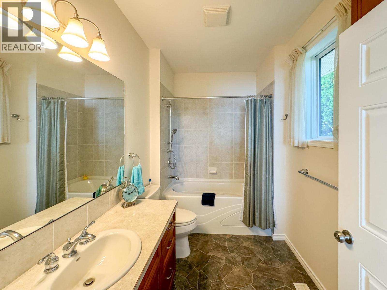 8503 Kingfisher Drive, Osoyoos, British Columbia  V0H 1V1 - Photo 23 - 10381045