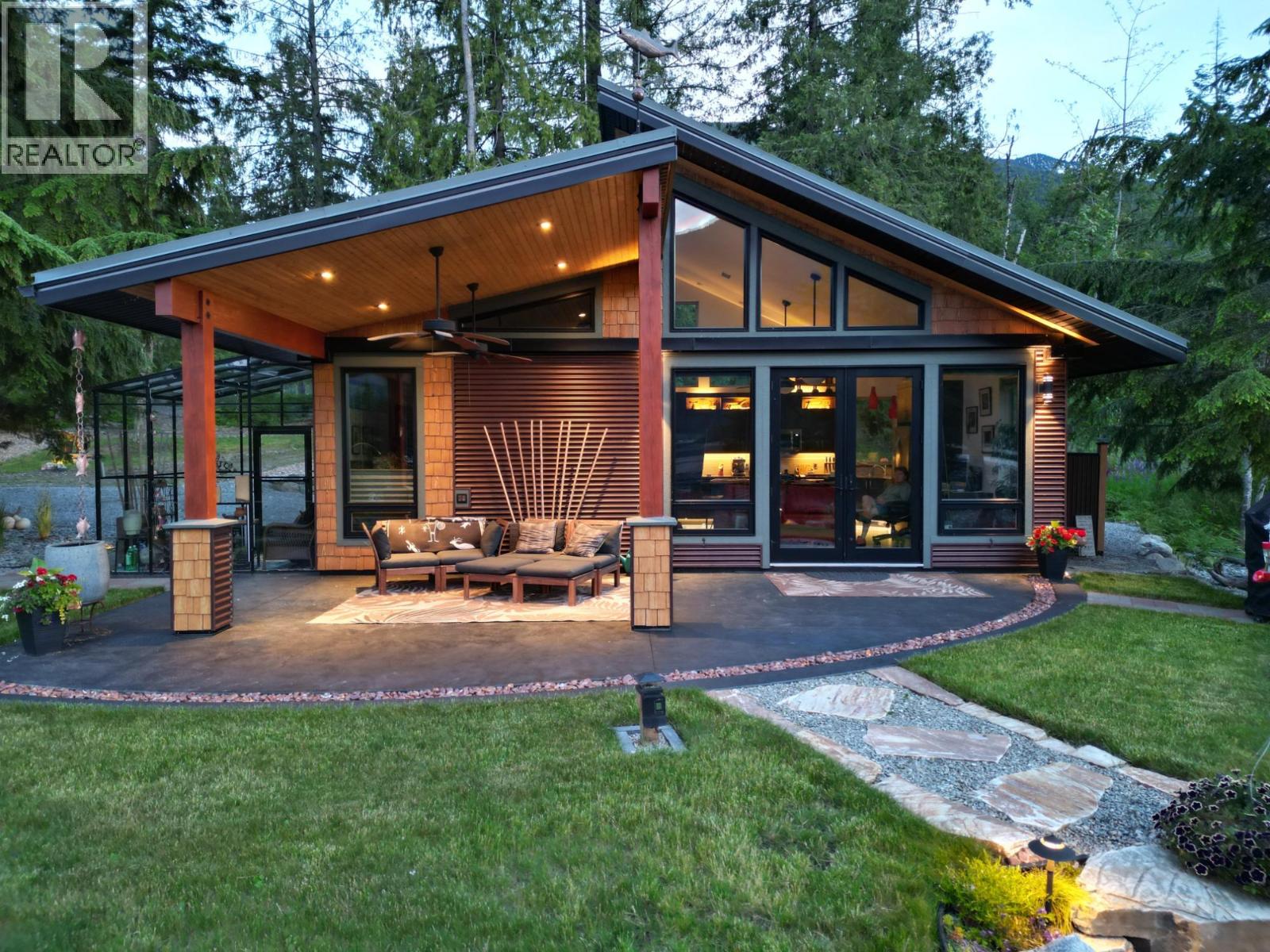 179 Kootenay Lake Road, Procter, British Columbia  V0G 1V0 - Photo 8 - 10381015