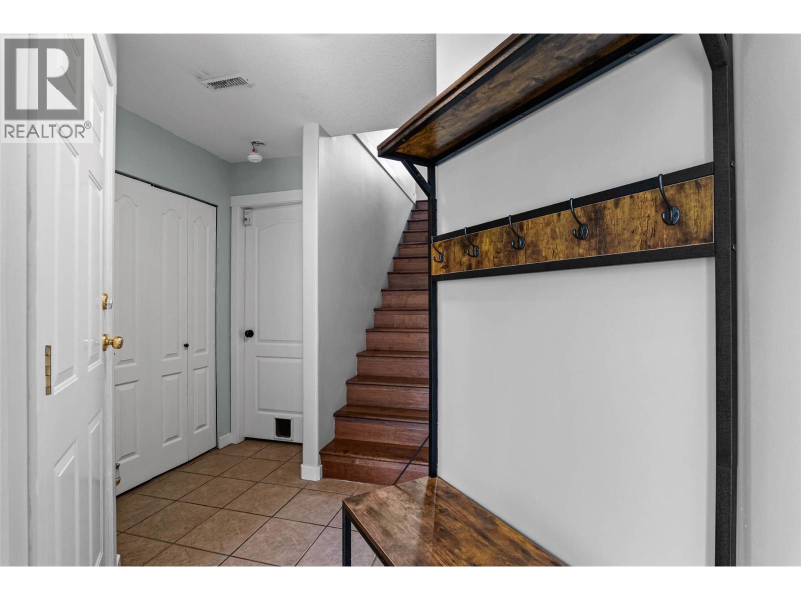 833 Regent Crescent, Kamloops, British Columbia  V1S 1X1 - Photo 3 - 10381672