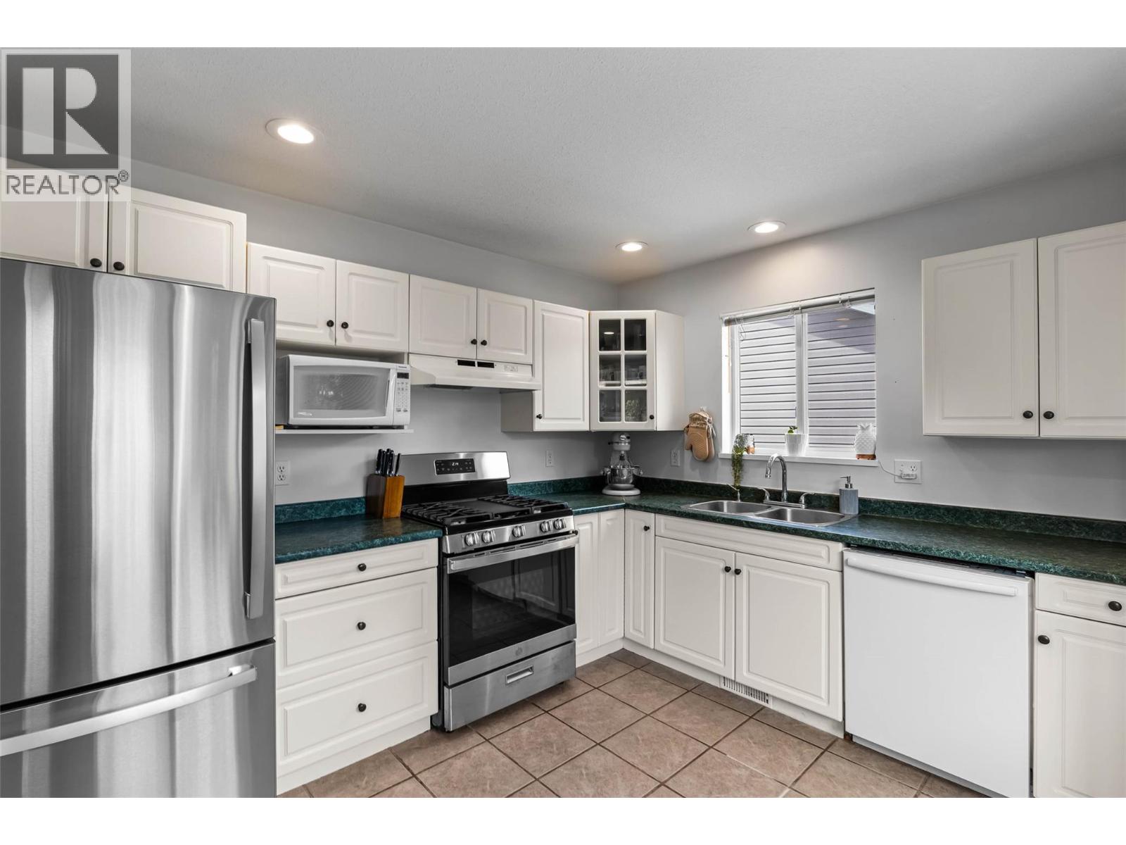 833 Regent Crescent, Kamloops, British Columbia  V1S 1X1 - Photo 8 - 10381672