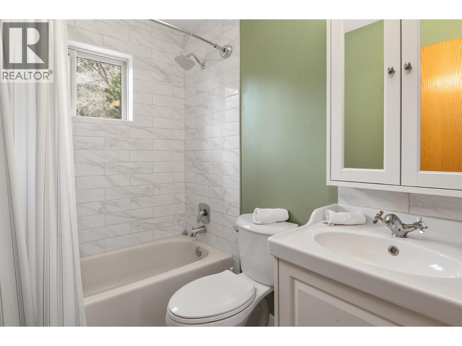 4943 Timber Way, Windermere, British Columbia  V0A 1K3 - Photo 11 - 10381247