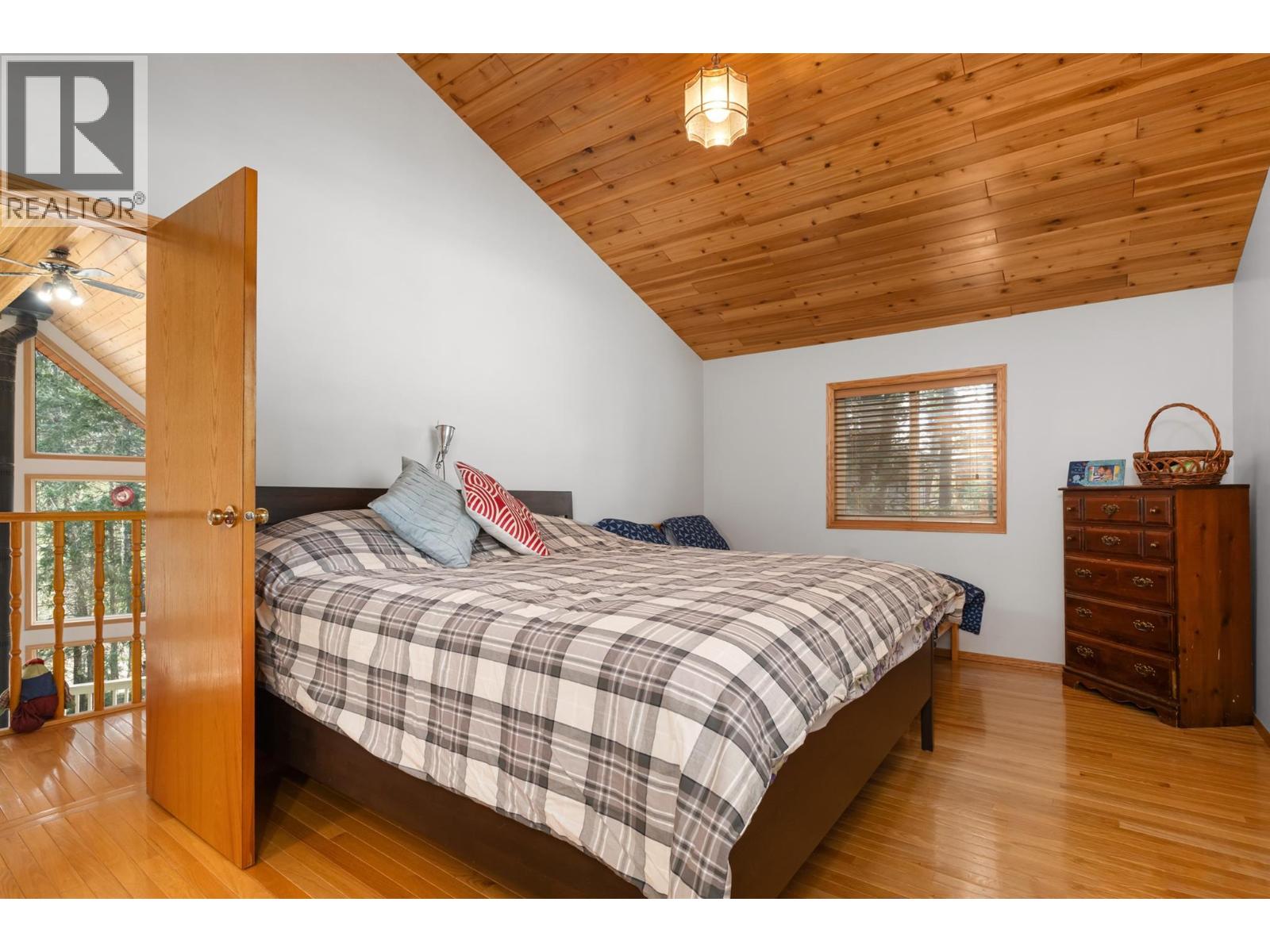 4943 Timber Way, Windermere, British Columbia  V0A 1K3 - Photo 14 - 10381247