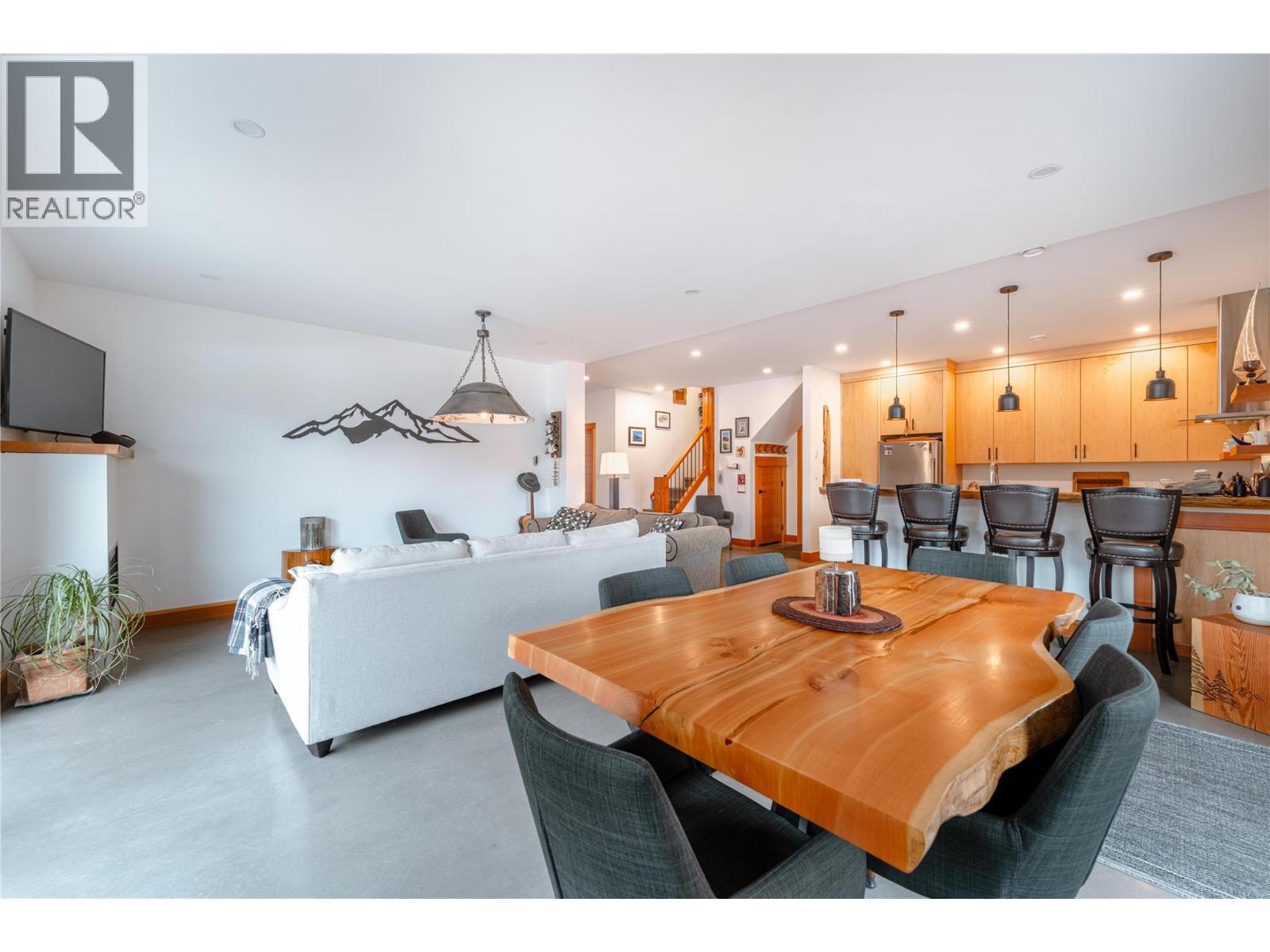 1849 Hay Road, Revelstoke, British Columbia  V0E 2S1 - Photo 10 - 10381003