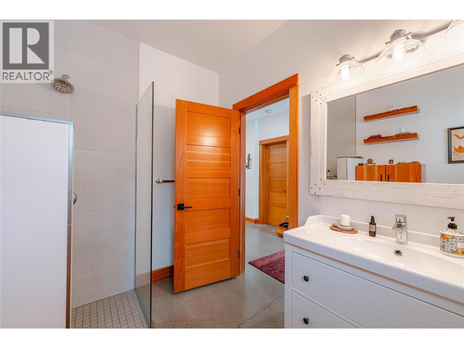 1849 Hay Road, Revelstoke, British Columbia  V0E 2S1 - Photo 19 - 10381003