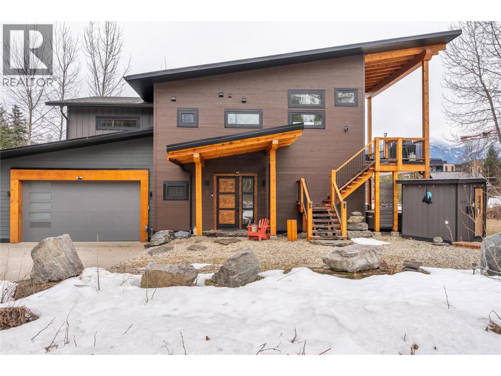 1849 Hay Road, Revelstoke, British Columbia  V0E 2S1 - Photo 2 - 10381003