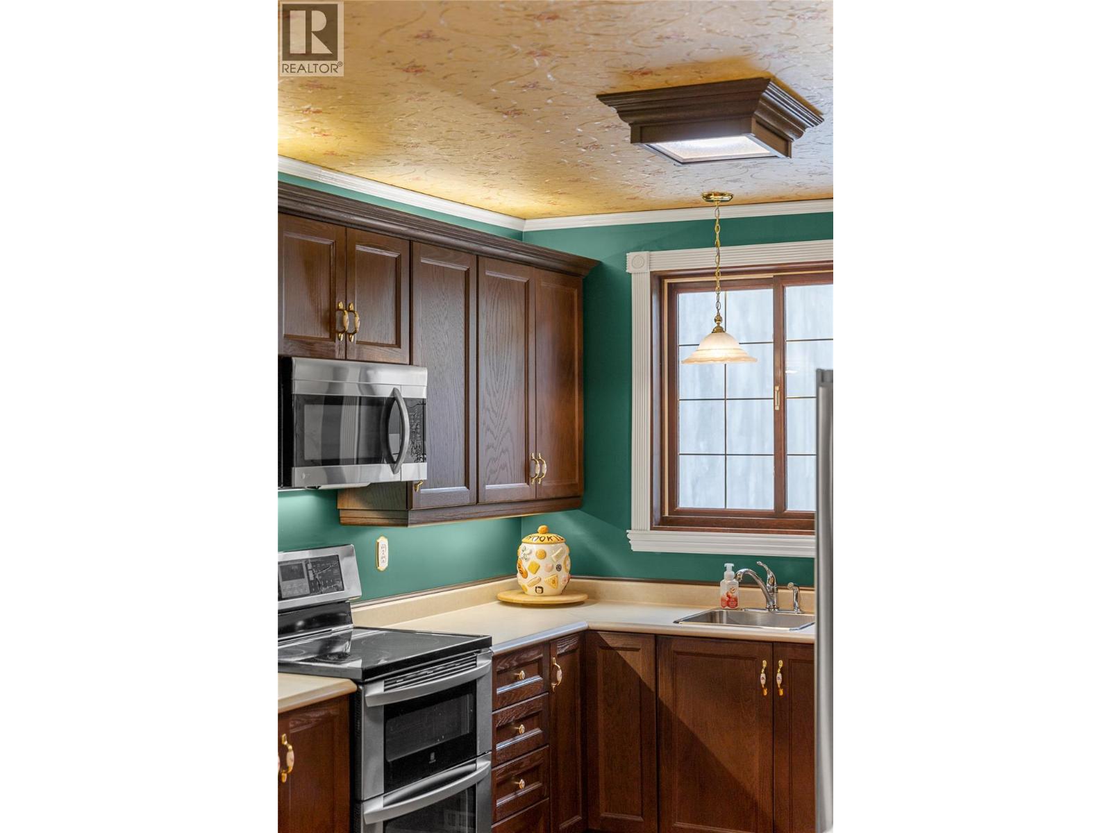 304 First Street W, Revelstoke, British Columbia  V0E 2S0 - Photo 15 - 10380763