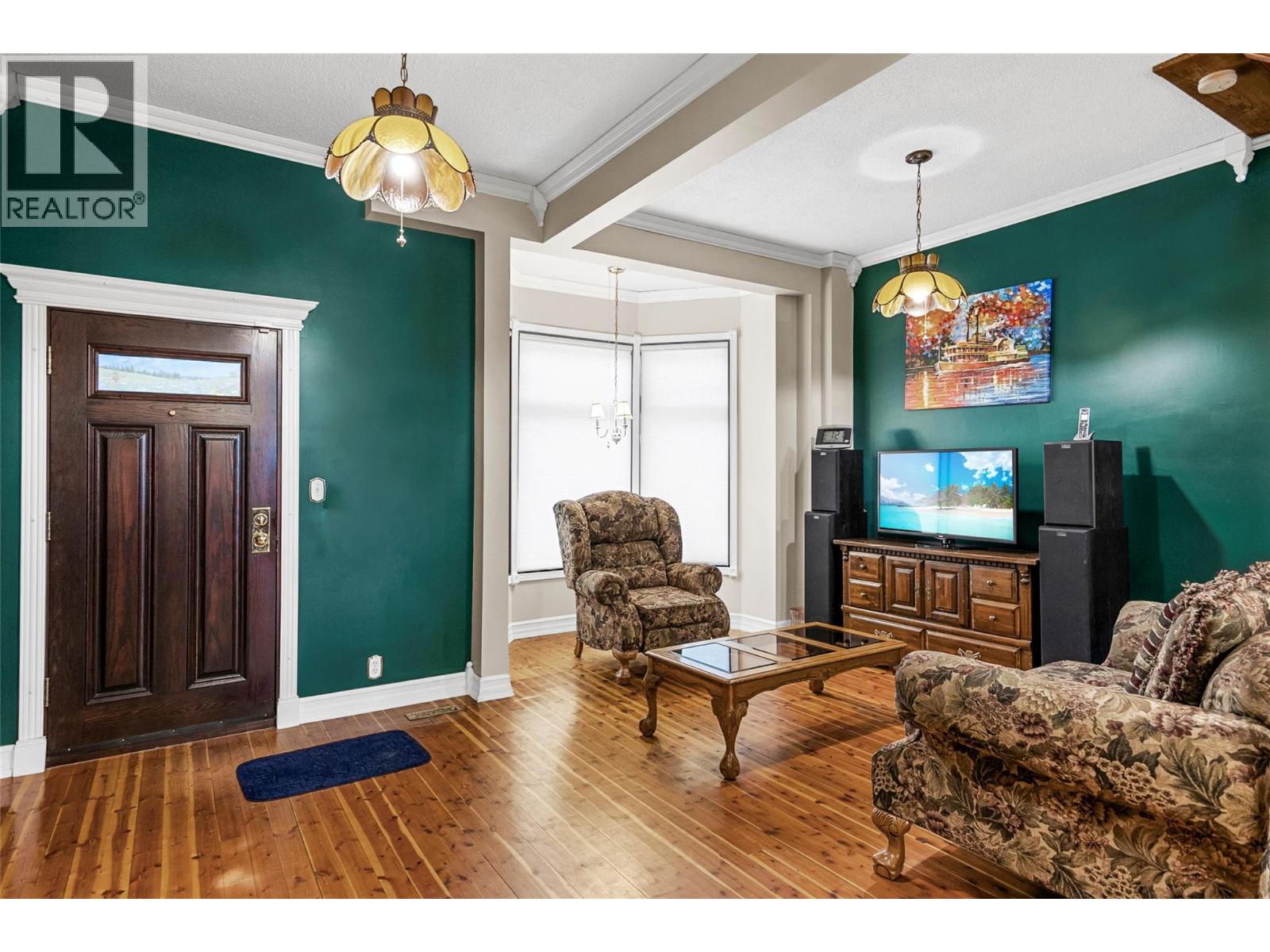 302 First Street W, Revelstoke, British Columbia  V0E 2S0 - Photo 13 - 10380728