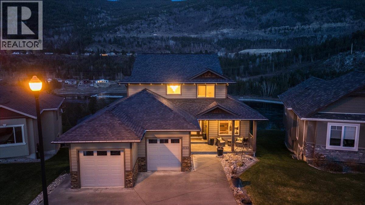 3733 Williston Road, Castlegar, British Columbia  V1N 4Y4 - Photo 1 - 10381545