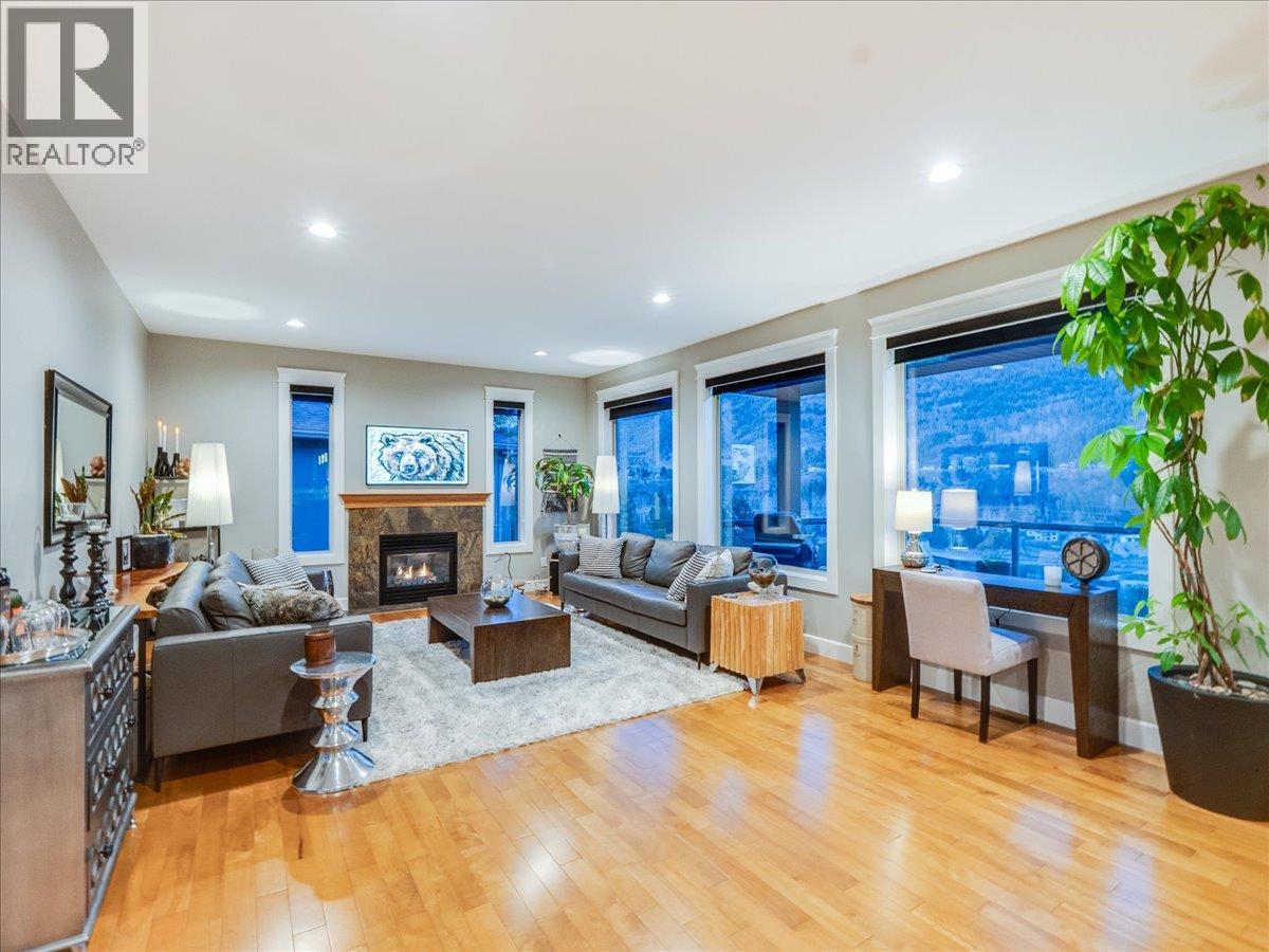 3733 Williston Road, Castlegar, British Columbia  V1N 4Y4 - Photo 10 - 10381545