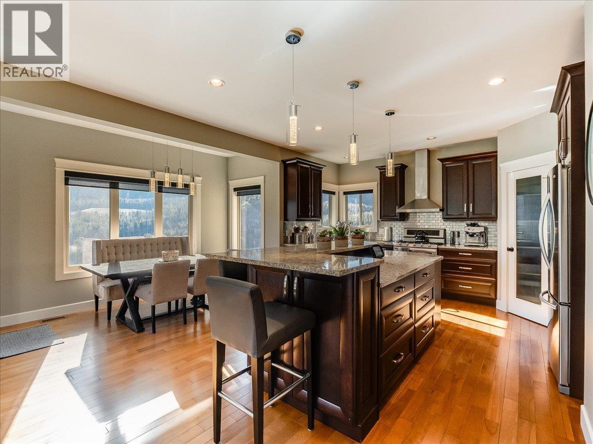 3733 Williston Road, Castlegar, British Columbia  V1N 4Y4 - Photo 12 - 10381545