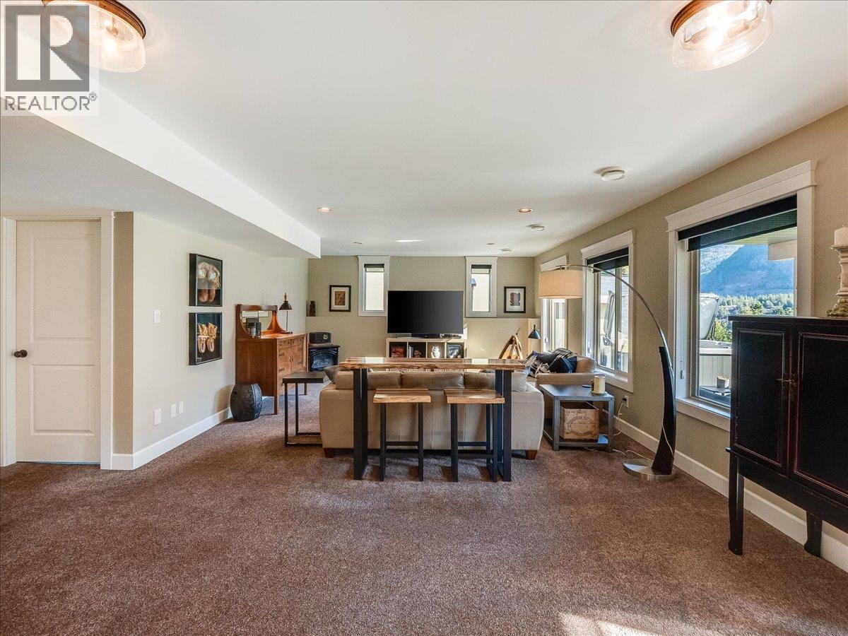 3733 Williston Road, Castlegar, British Columbia  V1N 4Y4 - Photo 44 - 10381545