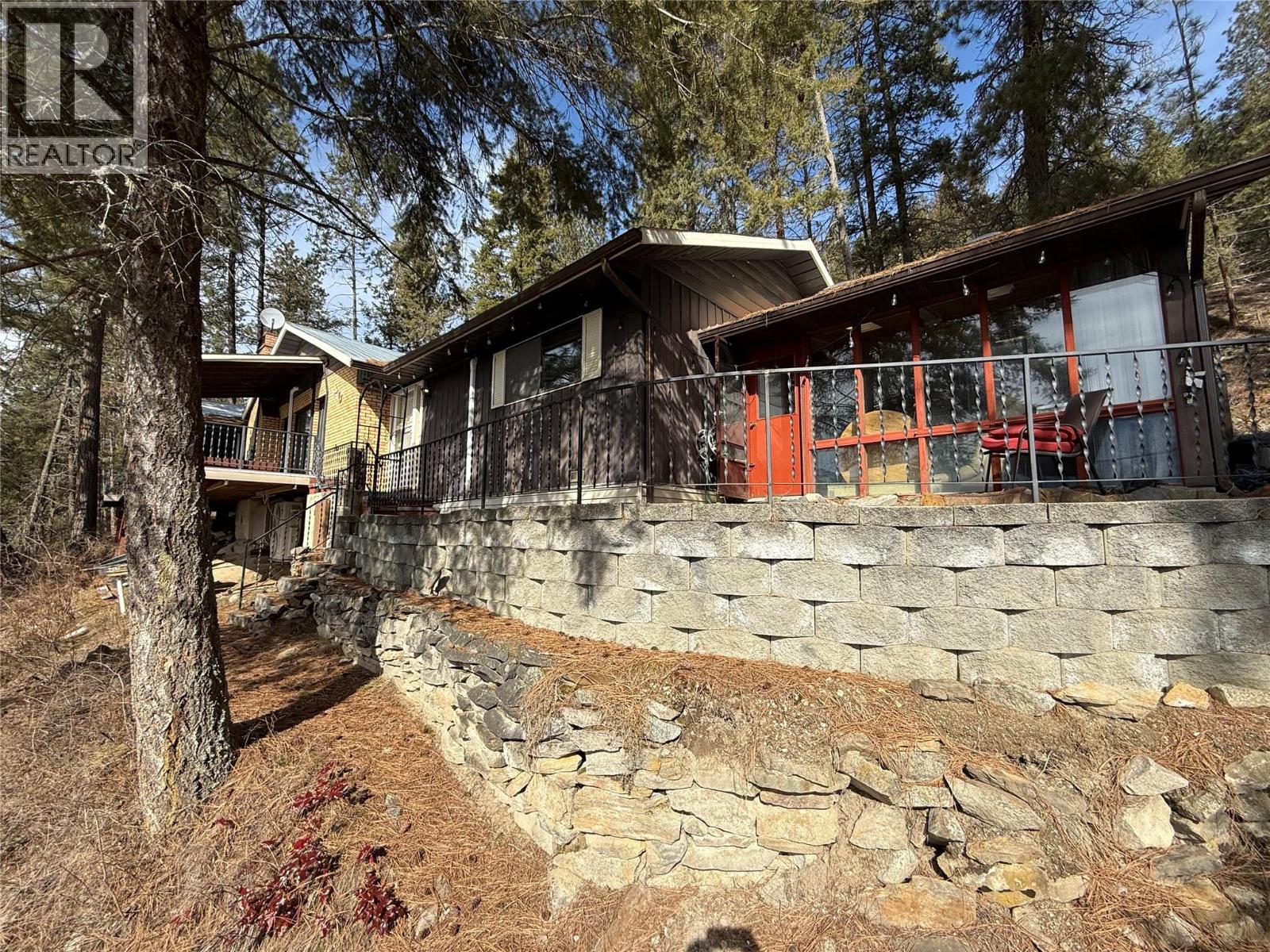 9779 3a Highway, Kuskanook, British Columbia  V0B 1A1 - Photo 4 - 10381697