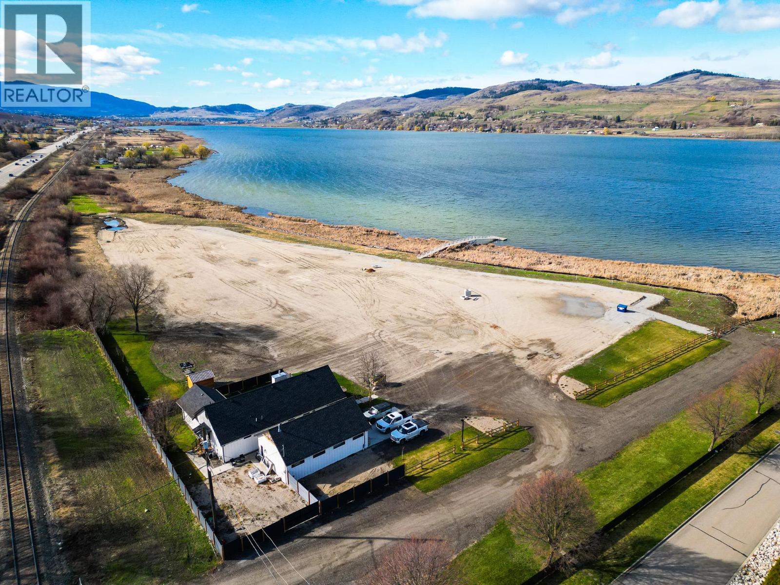 7850 Redwing Road, Vernon, British Columbia  V1B 3W6 - Photo 1 - 10381658