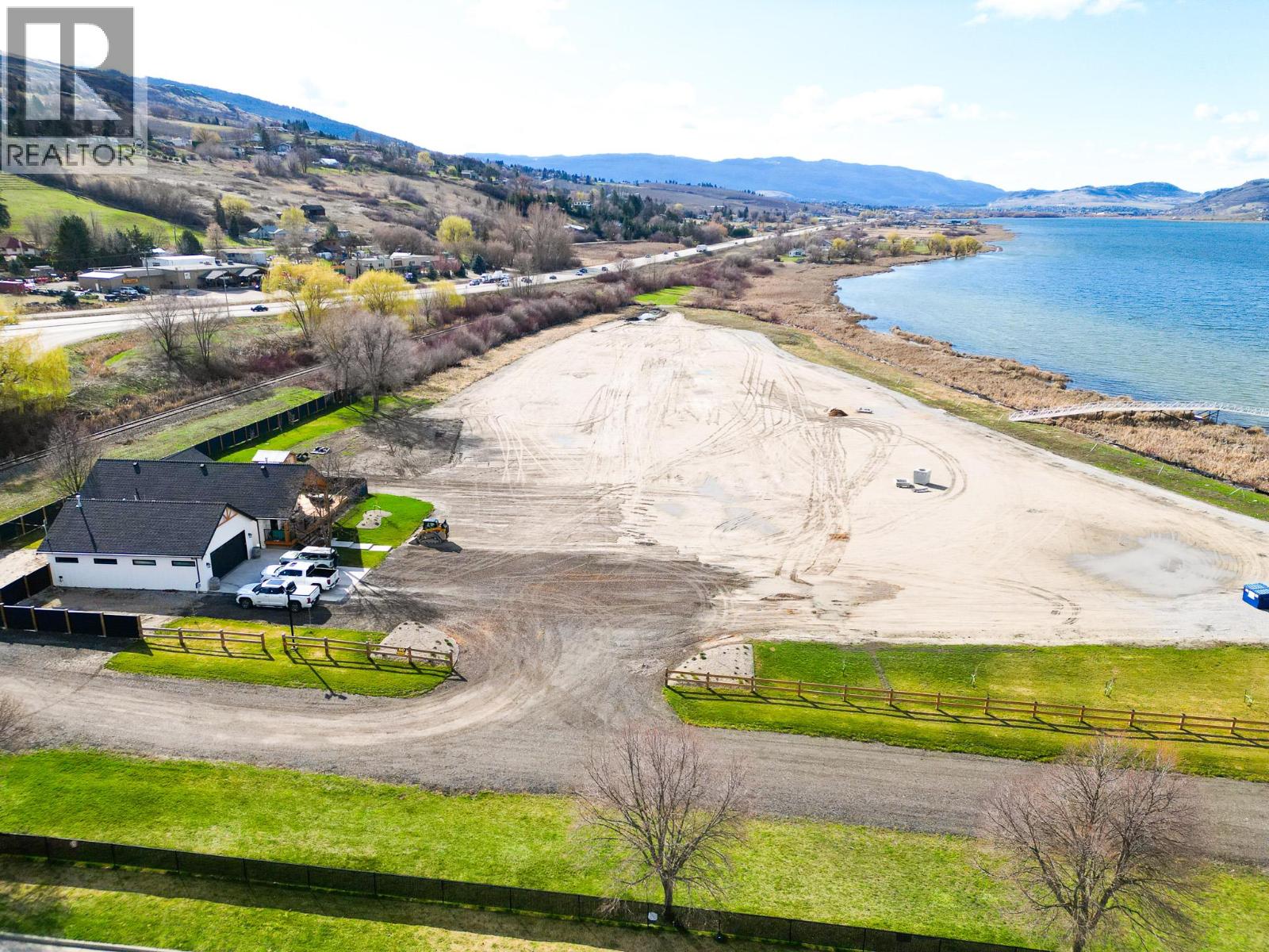 7850 Redwing Road, Vernon, British Columbia  V1B 3W6 - Photo 3 - 10381658