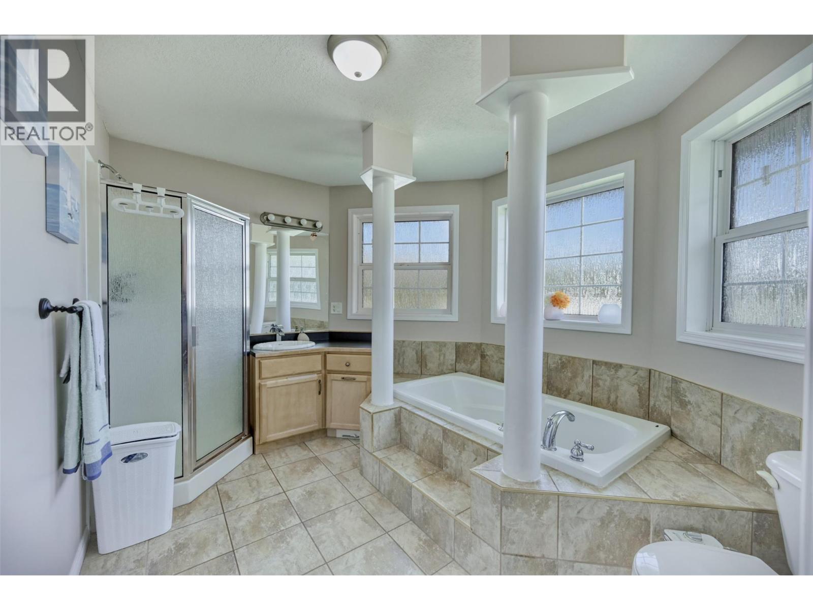 270 Willows Place, Oliver, British Columbia  V0H 1T4 - Photo 12 - 10380972