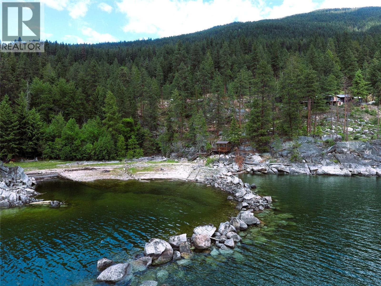 9779 3a Highway Unit# C, Kuskanook, British Columbia  V0B 1A1 - Photo 4 - 10381714