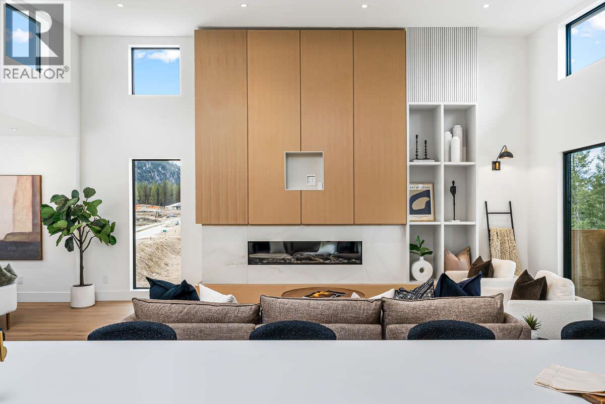 862 Predator Ridge Drive, Vernon, British Columbia  V1H 1G4 - Photo 11 - 10381731