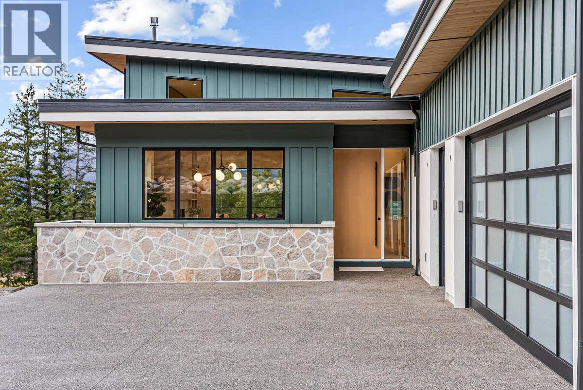 862 Predator Ridge Drive, Vernon, British Columbia  V1H 1G4 - Photo 2 - 10381731