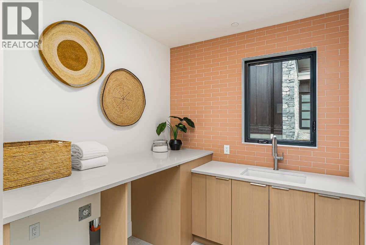 862 Predator Ridge Drive, Vernon, British Columbia  V1H 1G4 - Photo 25 - 10381731