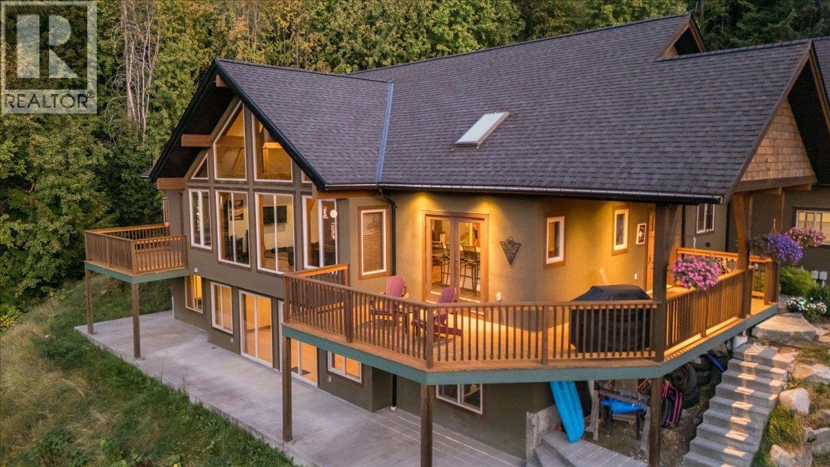 3213 Vindusky Road, Nelson, British Columbia  V1L 6X7 - Photo 1 - 10381677